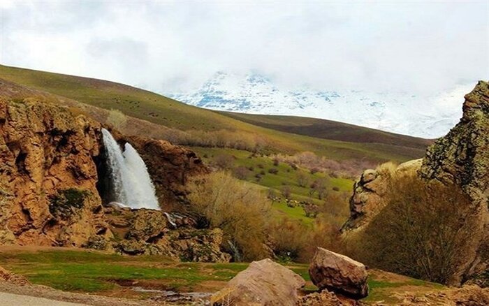 آبشار-و-آبگرم-قینرجه-–-روستای-قینرجه-–-تکاب