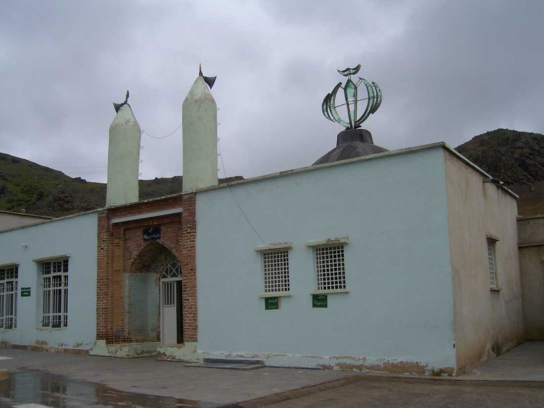 امامزاده-شاه-قاسم-–-روستای-پیرلر-–-کلیبر
