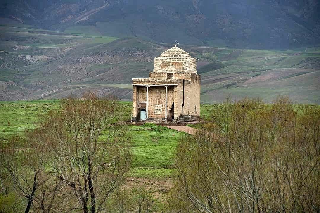 بقعه-شیخ-اسحاق-–-روستای-خانقاه-–-سراب