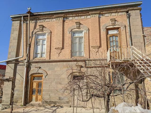 خانه-تاریخی-ارادت-—-اسکو