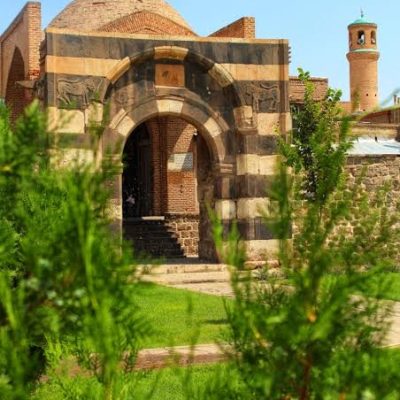 دروازه-سنگی-خوی