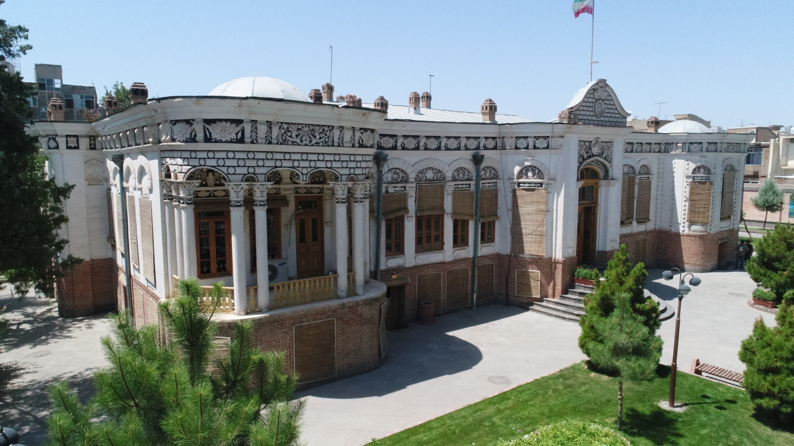 ساختمان-قدیمی-فرمانداری-و-شهرداری-–-خوی