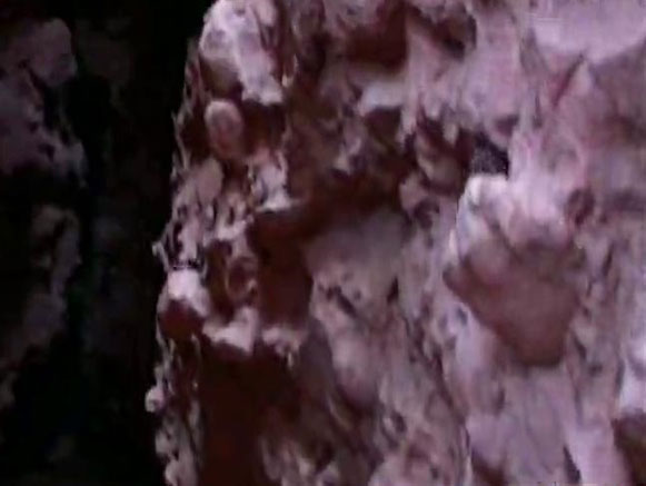 غار-حاجی_آباد-و-مجموعه-طبیعی-اطراف-–-روستای-حاجی_آباد-–-چاراویماق