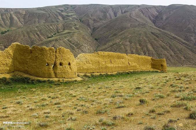 قلعه-خشتی-گیلوان-–-روستای-گیلوان-–-خلخال
