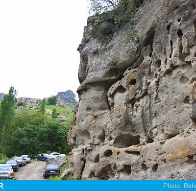قلعه-سنگ-–-روستای-زاویه-سنگ-–-انگوت