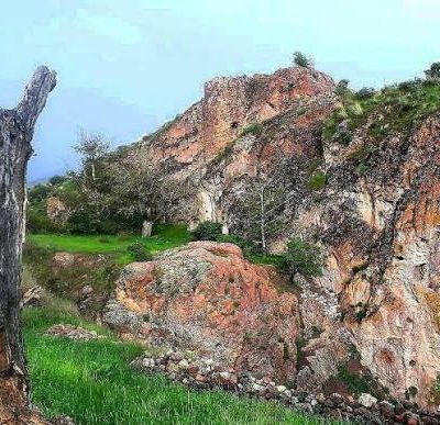 قلعه-سنگی-داش_قلعه-–-روستای-قره_بلاق-علیا-–-میانه