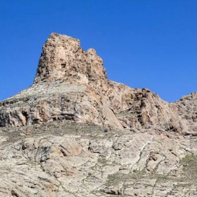 قلعه-هلاکوخان-–-روستای-حسین-آباد-–-میاندوآب