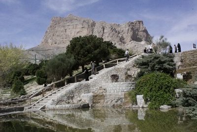 مجموعه-گردشگری-کوه-صفه-–-اصفهان
