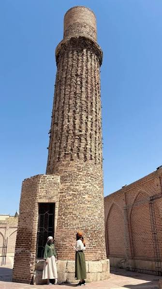 محوطه-باستانی-بایزید-–-حوالی-روستای-بایزید-–-چاراویماق