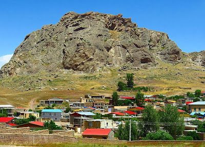 محوطه-تاریخی-و-قلعه-بوینی_یوغون-–-روستای-کورعباسلو-–-نیر