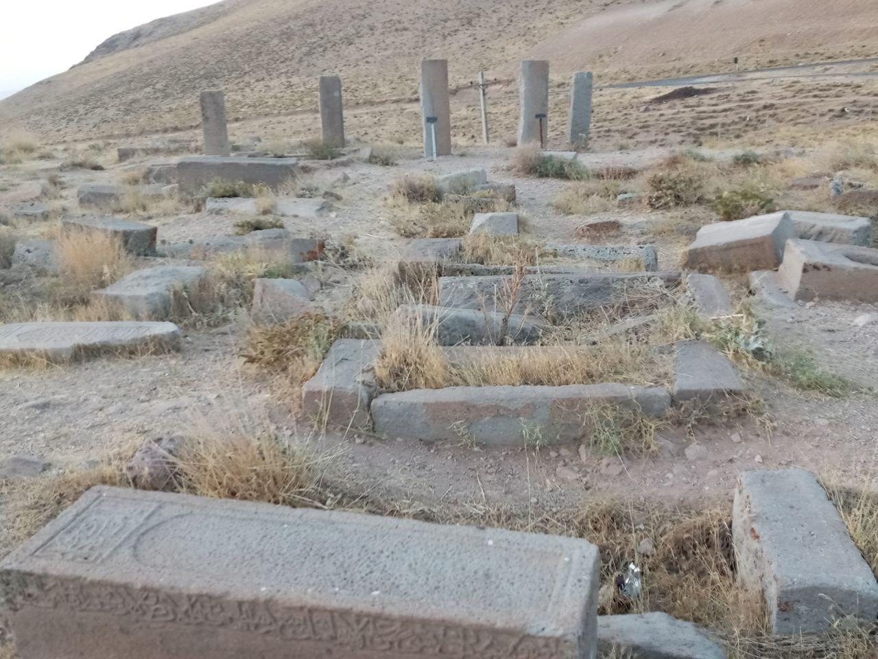 مسجد-روستای-بادامیار-معبد-قدمگاه