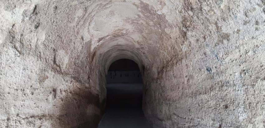 معبد-و-مسجد-تاریخی-قدمگاه-بادامیار-2