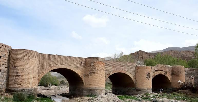 پل-تاریخی-حاج-شیخ-سعیدآباد-—-بستان-آباد
