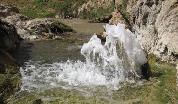 چشمه-آب-معدنی-کوه-زنبیل-–-ارومیه