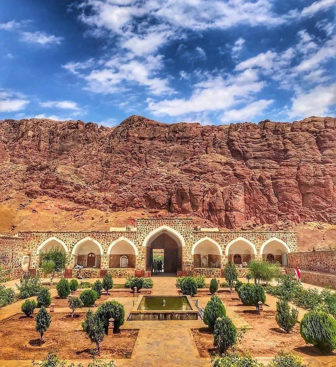 کاروانسرای-خواجه-نظر-جلفا