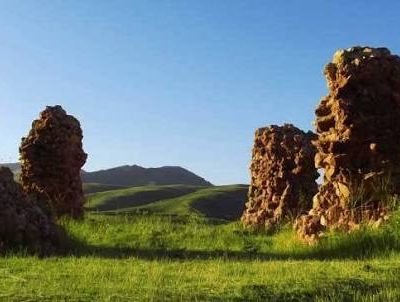 کلیسای-چهارطاق-–-روستای-چهارطاق-–-تکاب