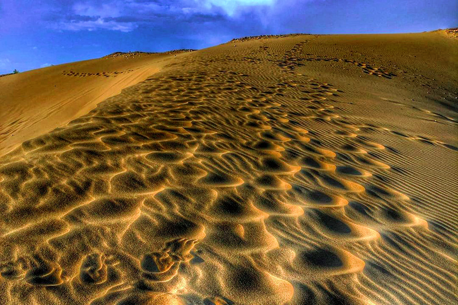 کویر-قوم_تپه-–-روستای-قوم_تپه-–-شبستر
