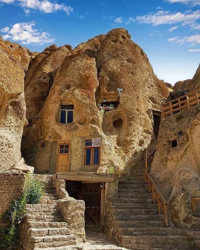 ۱.-روستای-تاریخی-و-صخره‌ای-کندوان-—-اسکو-2-1