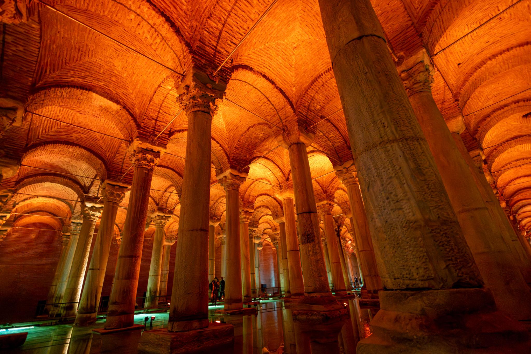 آب‌انبار-باسیلیکا-—-Yerebatan-Sarnici-—-Basilica-Cistern-4
