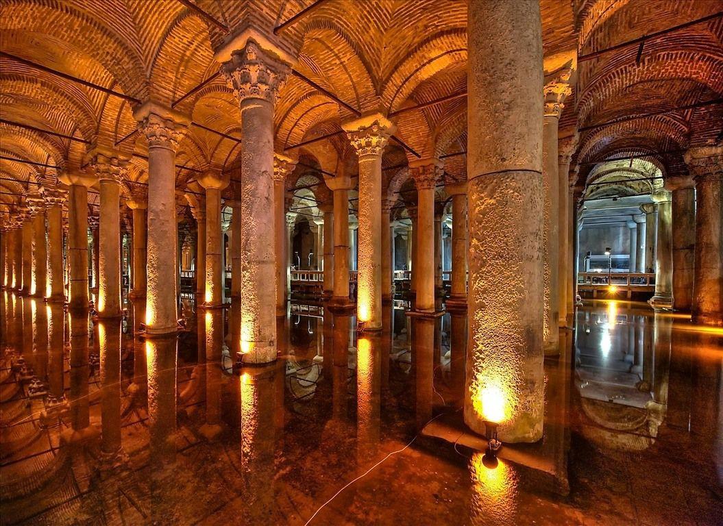 آب‌انبار-باسیلیکا-—-Yerebatan-Sarnici-—-Basilica-Cistern