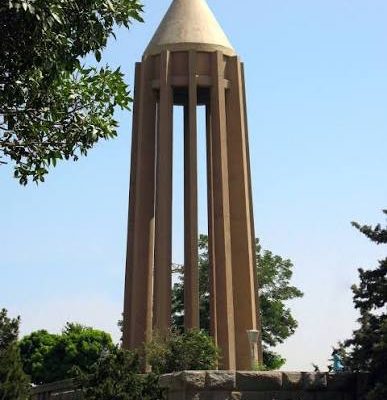 آرامگاه-بوعلی-سینا-–-همدان