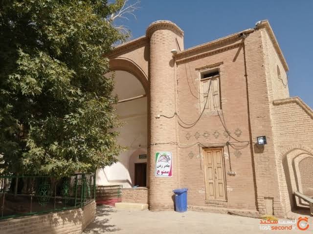 امامزاده-شاه-میرحمزه-–-روستای-بزم-–-شهرستان-بوانات-–-استان-فارس