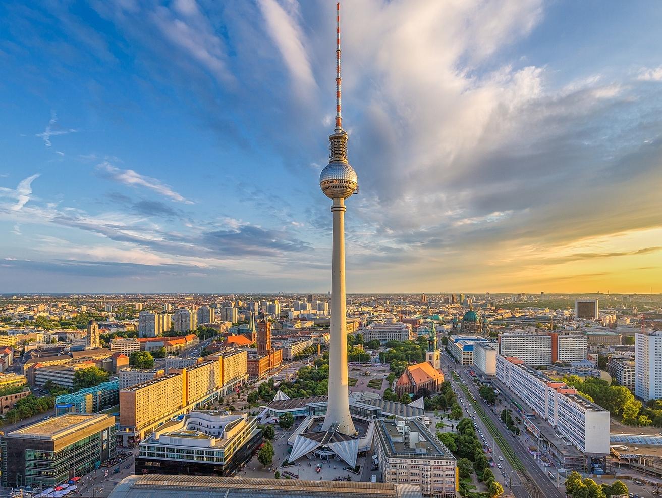 برج-تلویزیونی-برلین-—-Berliner-Fernsehturm-—-Berlin-TV-Tower