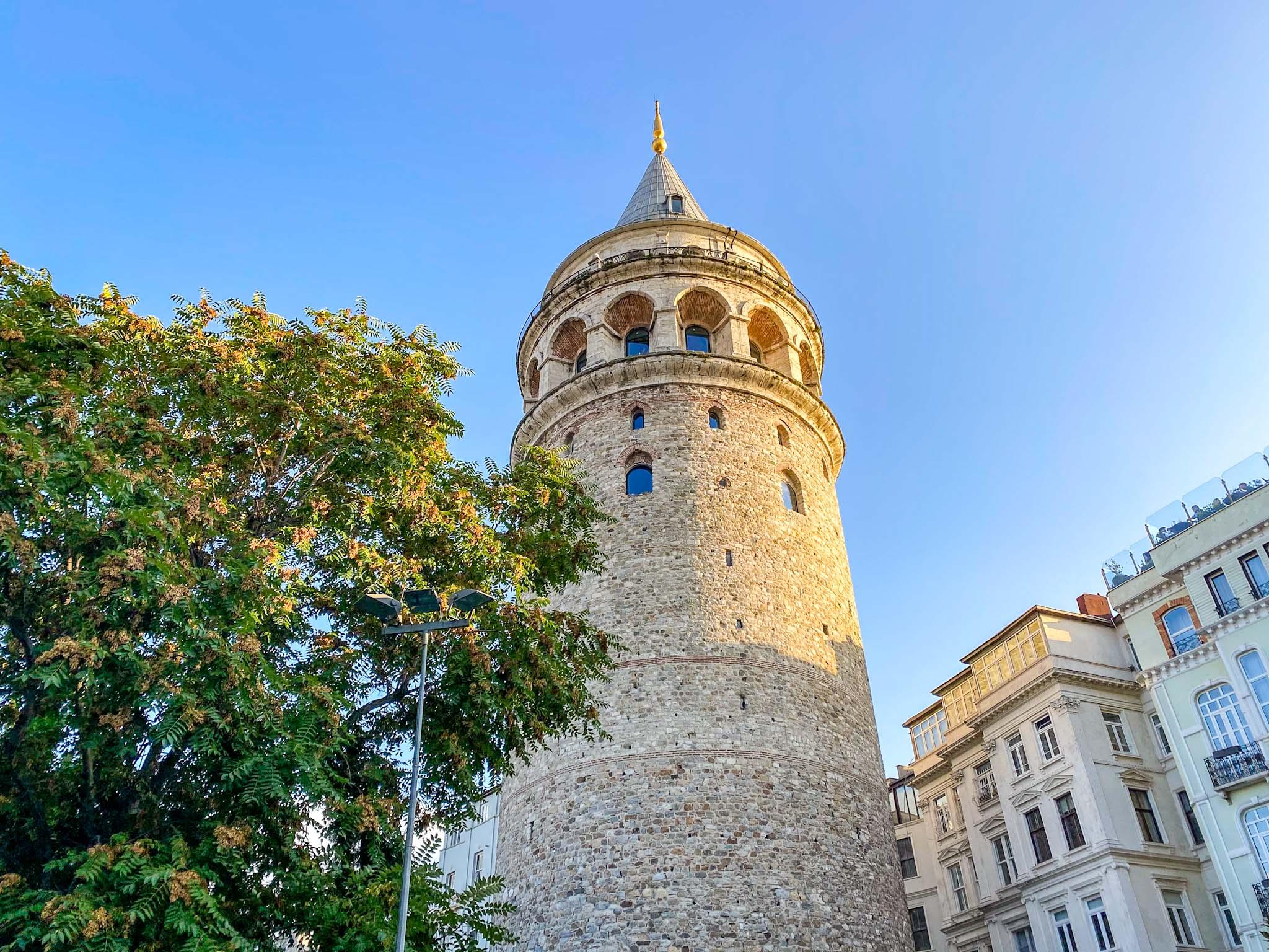 برج-گالاتا-–-گالاتا-کولسی-–-Galata-Kulesi-–-Galata-Tower-–-بی‌اوغلو،-استانبول،-ترکیه