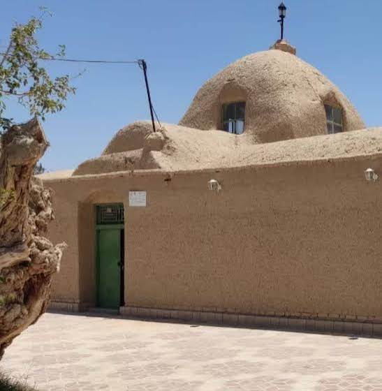 بنای-تاریخی-گنبدی-–-مروست1