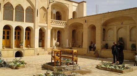 خانه-تاریخی-افتخارالاسلام-دربندی-–-آران-و-بیدگل