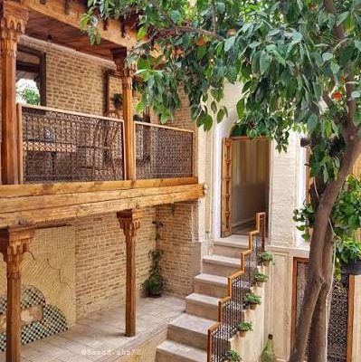 خانه-تاریخی-زرنگار-–-اوز