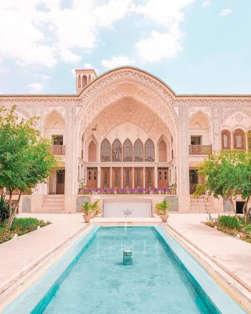خانه-تاریخی-عامری‌ها-–-کاشان