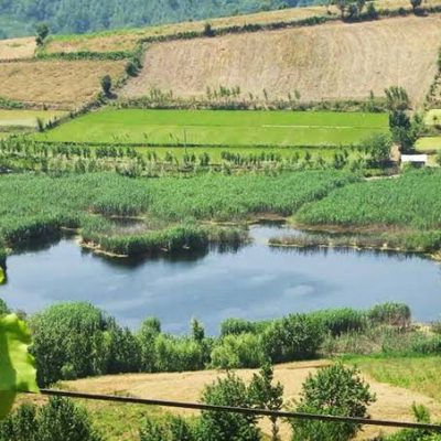 دریاچه-طبیعی-استخرپشت-–-روستای-استخرپشت-–-نکا