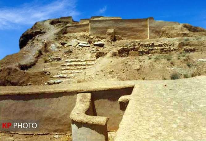 دژ-باستانی-زیویه-سقز؛-معرفی-تاریخچه،-معماری-و-راهنمای-بازدید