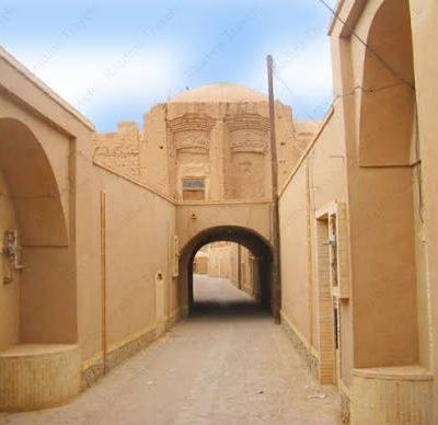 راهنمای-جامع-سفر-یک‌روزه-به-شهرستان-اشکذر؛-جاذبه‌های-تاریخی،-روستاهای-دیدنی-و-تجربه-زندگی-در-حاشیه-کویر