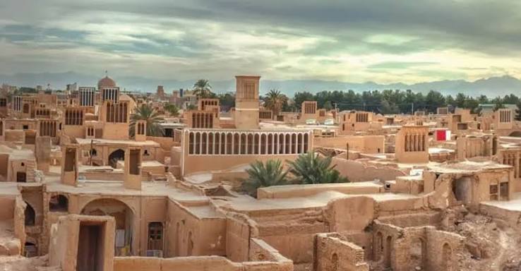 راهنمای-جامع-گردشگری-شهرستان-اردکان؛-جاذبه‌های-تاریخی،-کویرگردی-و-برنامه-سفر-یک‌روزه