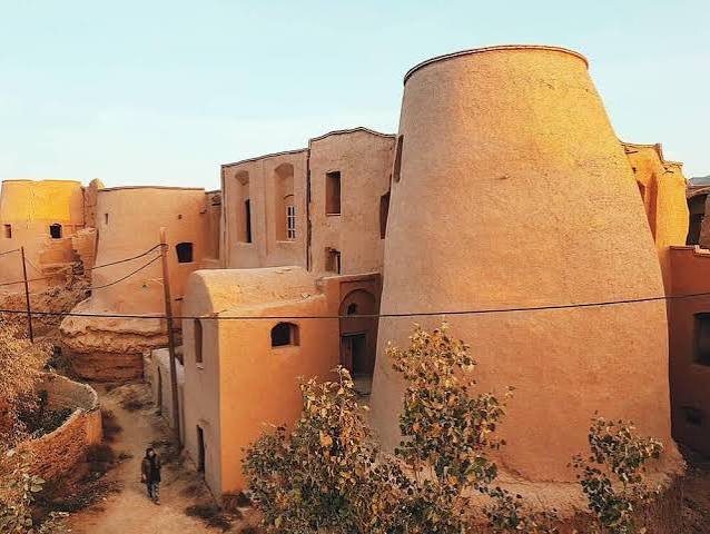 روستای-تاریخی-خرانق-و-بافت-قدیم-آن-–-خرانق