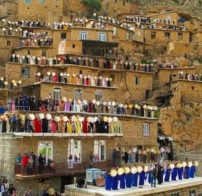 روستای-تاریخی-پالنگان-کامیاران؛-معرفی-معماری-پلکانی،-طبیعت-و-راهنمای-سفر
