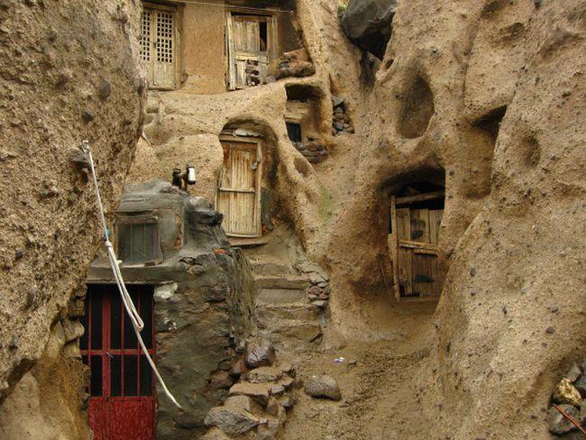 روستای-توته_-خانه-بناب-کجاست-؟-معرفی-روستای-صخره_ای-آذربایجان-شرقی-،-معماری-پلکانی-و-جاهای-دیدنی