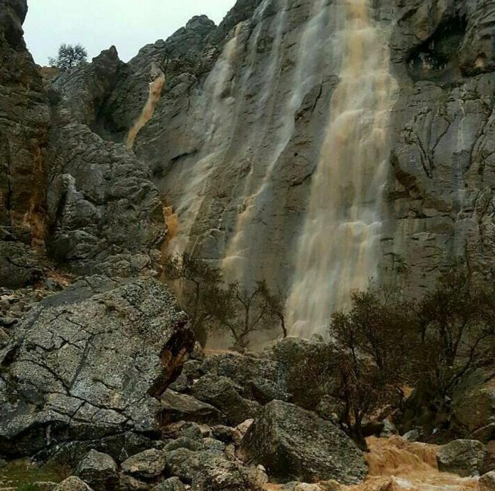 روستای-ده-چشمه-فارسان-کجاست؟-معرفی-جاهای-دیدنی-پیرغار،-چشمه-ها،-کتیبه-های-تاریخی-و-راهنمای-سفر-1