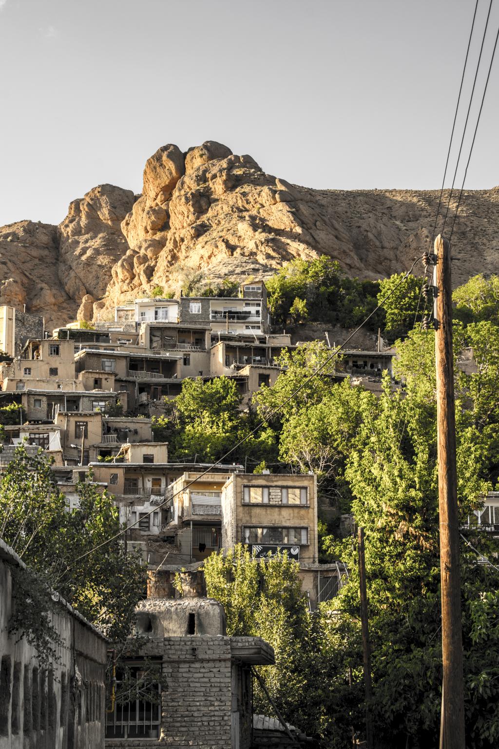 روستای-رویین-اسفراین-کجاست؟-معرفی-جاهای-دیدنی،-معماری-پلکانی،-چادرشب-بافی-و-راهنمای-سفر-1