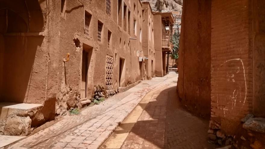 روستای-رویین-اسفراین-کجاست؟-معرفی-جاهای-دیدنی،-معماری-پلکانی،-چادرشب-بافی-و-راهنمای-سفر-3