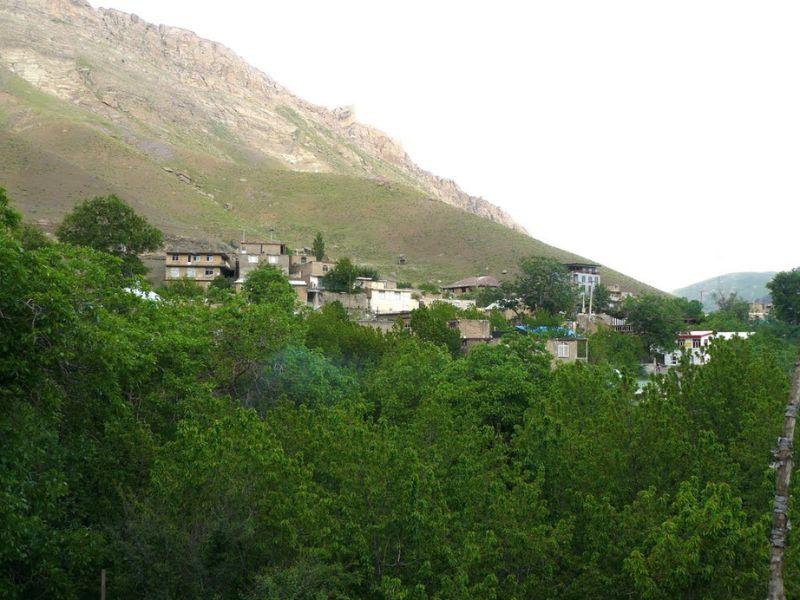 روستای-سنگان-تهران-کجاست-؟-معرفی-آبشار-سنگان-،-چنار-کهنسال-،-امامزاده-قاسم-و-مسیر-طبیعت-گردی-2