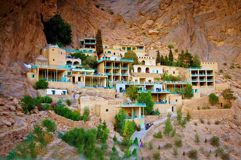 زیارتگاه-پیر-سبز-چک‌چک-–-اردکان
