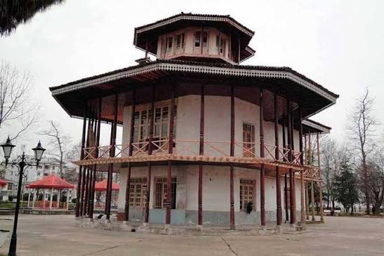 عمارت-کلاه‌فرنگی-–-بندرعباس