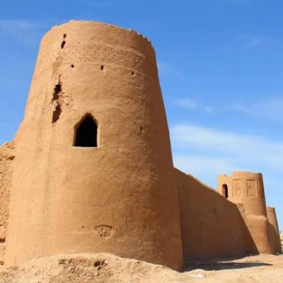 قلعه-تاریخی-سی‌زان-–-نوش‌آباد-–-آران-و-بیدگل