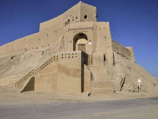 قلعه-تاریخی-مروست