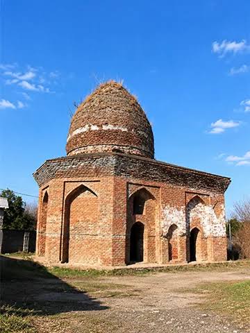 قلعه-شاه‌نشین-گورج-–-روستای-گورج-–-املش