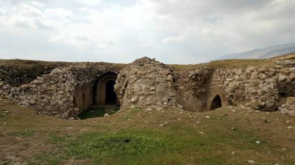 قلعه-هزاردر-–-دره‌شهر