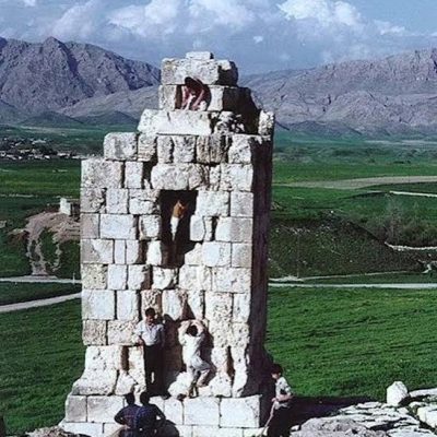 مجموعه-تاریخی-میل-اژدها-–-نورآباد-ممسنی